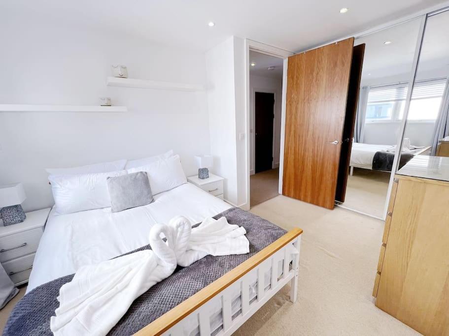 Stylish Seaview One-Bedroom Apt Swansea Luaran gambar