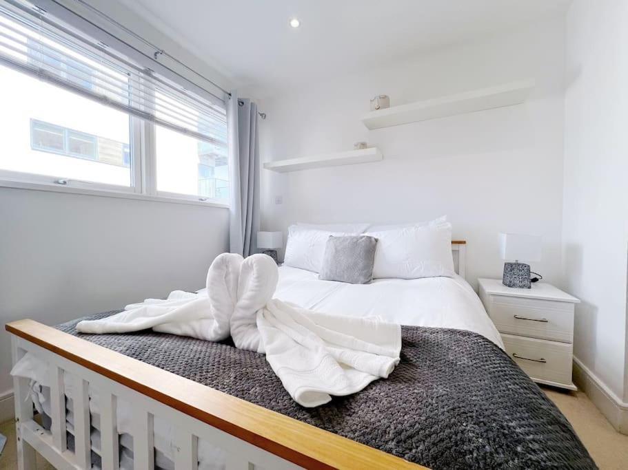 Stylish Seaview One-Bedroom Apt Swansea Luaran gambar
