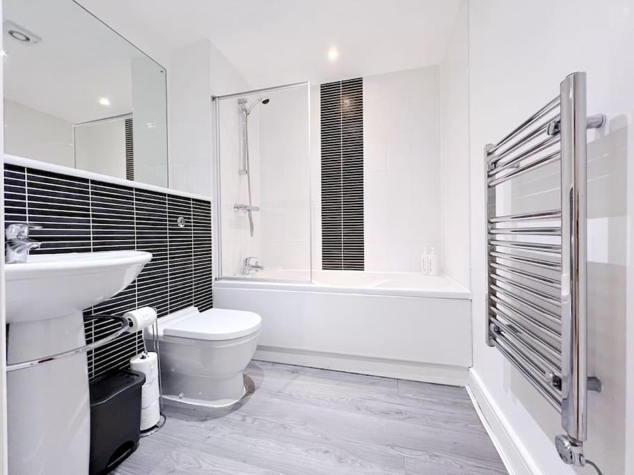 Stylish Seaview One-Bedroom Apt Swansea Luaran gambar