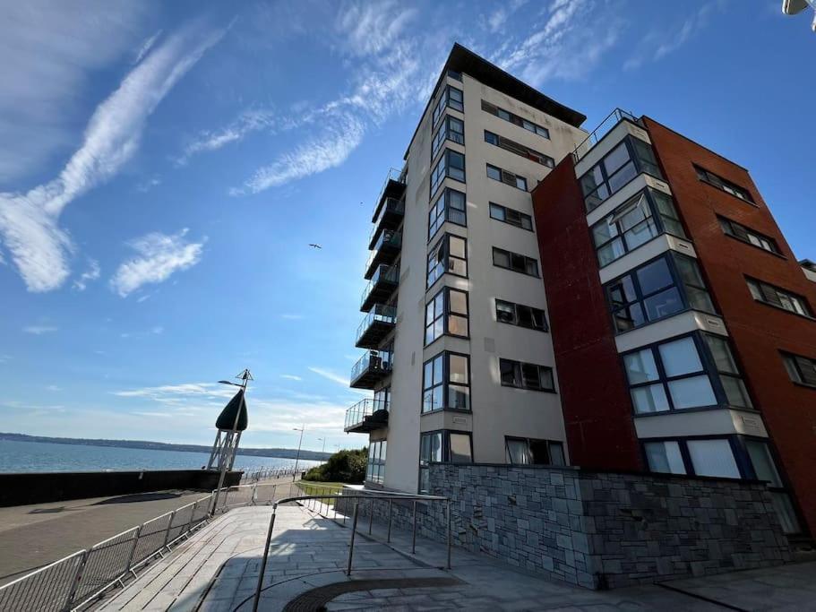 Stylish Seaview One-Bedroom Apt Swansea Luaran gambar