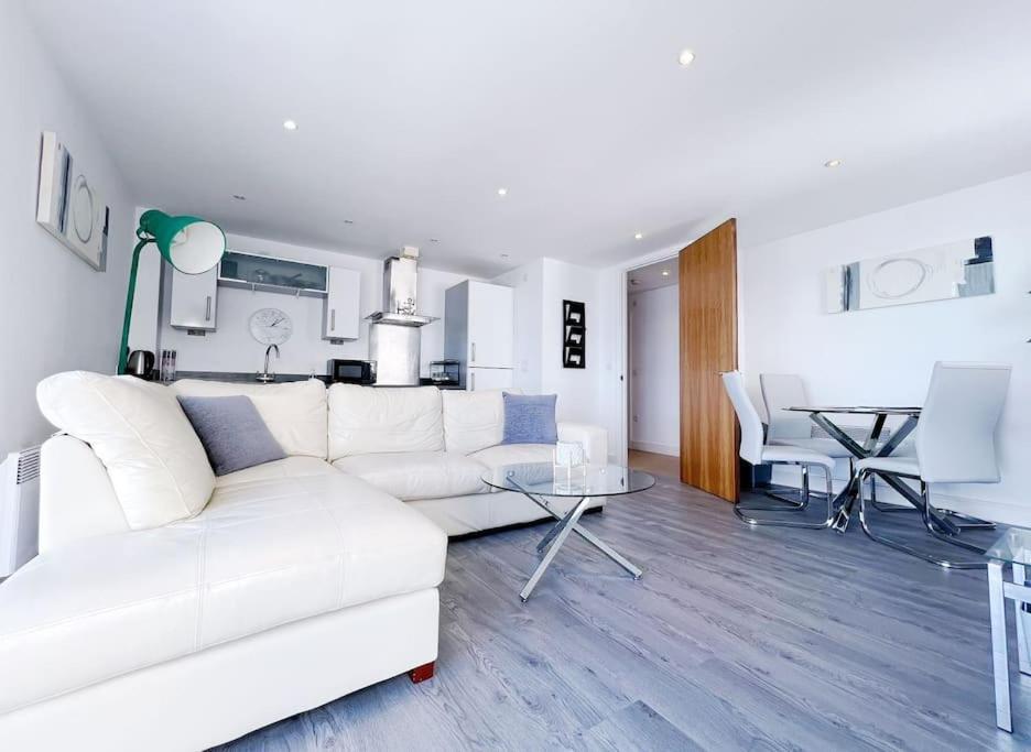 Stylish Seaview One-Bedroom Apt Swansea Luaran gambar
