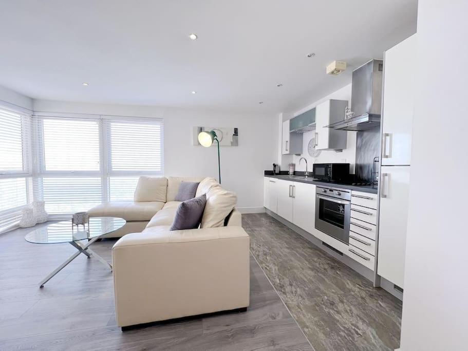 Stylish Seaview One-Bedroom Apt Swansea Luaran gambar