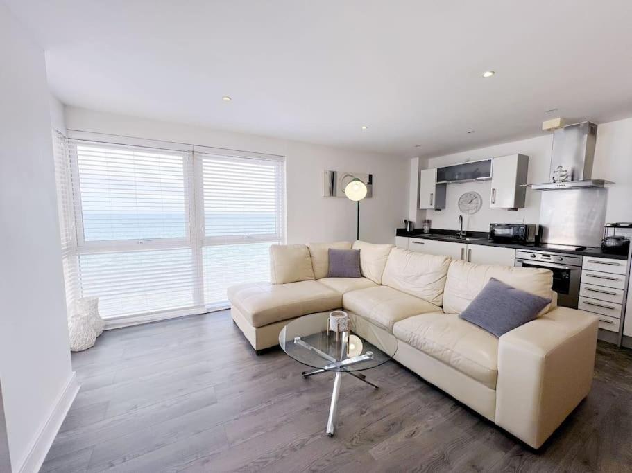 Stylish Seaview One-Bedroom Apt Swansea Luaran gambar